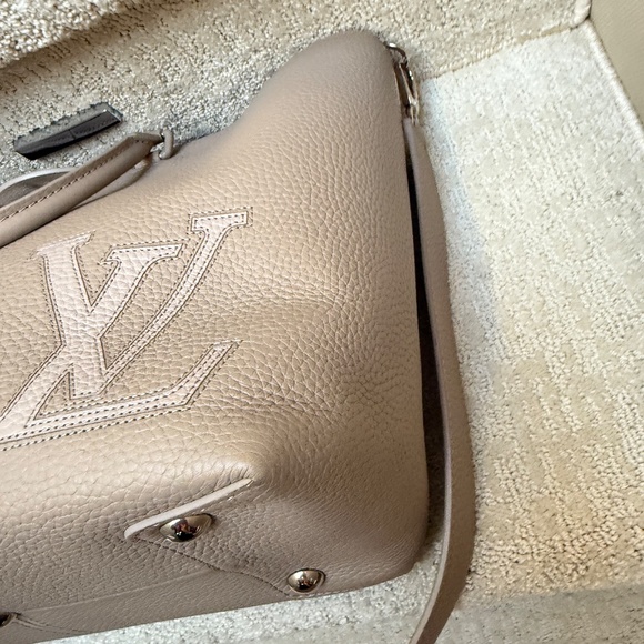 Louis Vuitton Pernelle Tote in Taurillon - Picture 5 of 15